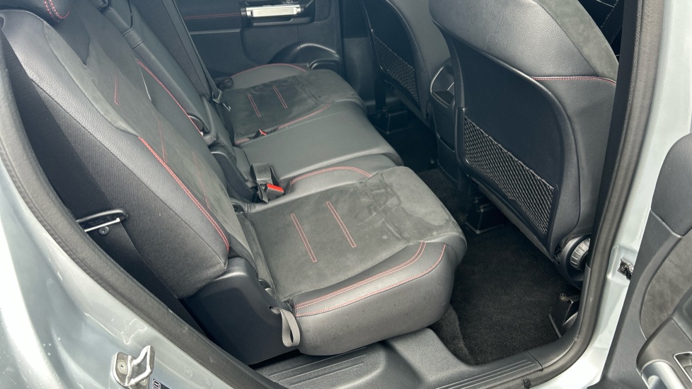 Mercedes-Benz GLB 200 AMG Line Executive 5dr 7G-Tronic Petrol Estate - Image 36