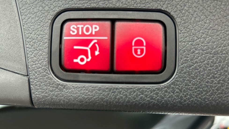 Mercedes-Benz GLB 200 AMG Line Executive 5dr 7G-Tronic Petrol Estate - Image 39