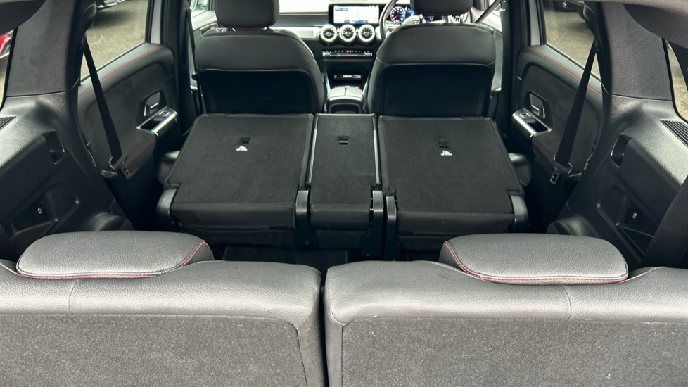 Mercedes-Benz GLB 200 AMG Line Executive 5dr 7G-Tronic Petrol Estate - Image 43