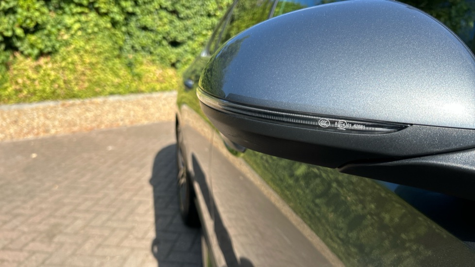 Mercedes-Benz C-Class C200 AMG Line 4dr 9G-Tronic Petrol Saloon - Image 38