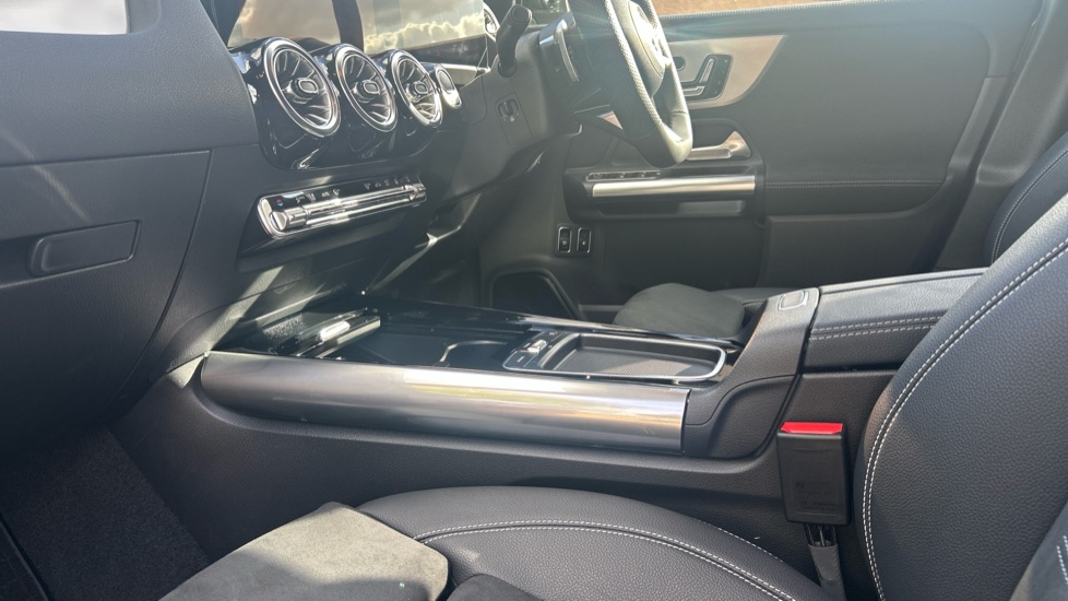 Mercedes-Benz GLA 250e AMG Line Premium 5dr Auto Hatchback - Image 13