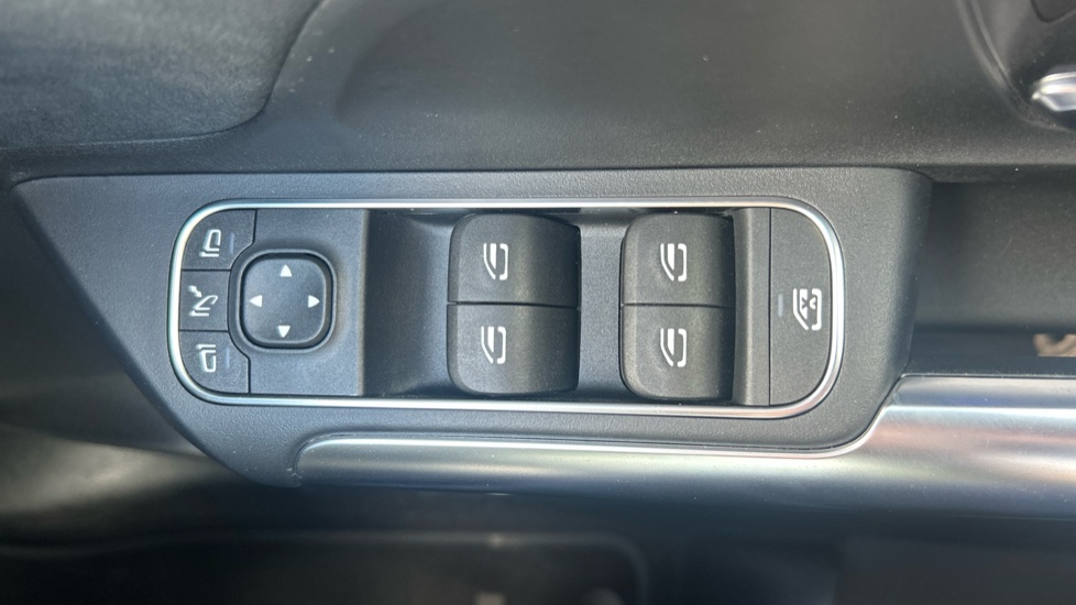 Mercedes-Benz GLA 250e AMG Line Premium 5dr Auto Hatchback - Image 26