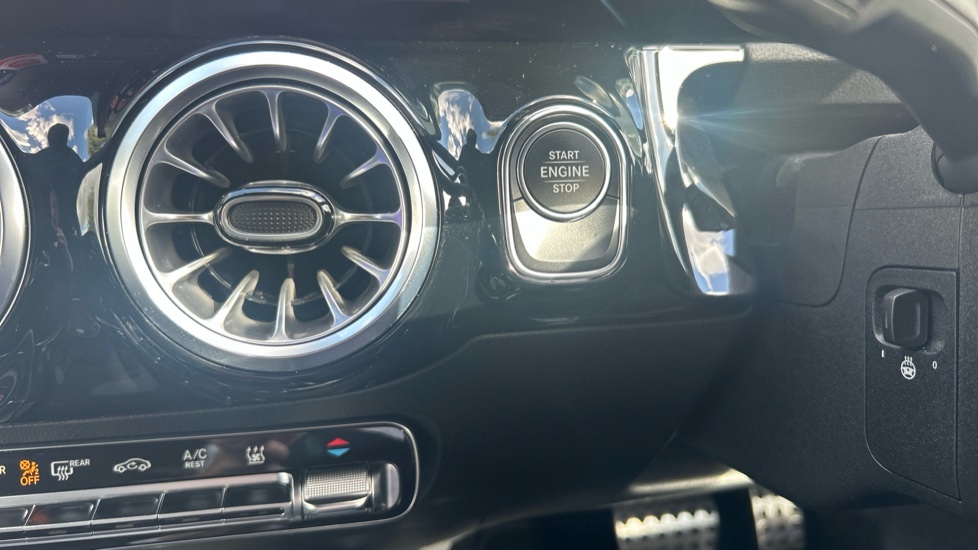 Mercedes-Benz GLA 250e AMG Line Premium 5dr Auto Hatchback - Image 27