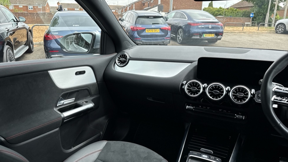 Mercedes-Benz GLA 200 Exclusive Launch Edition 5dr Auto Petrol Hatchback - Image 14