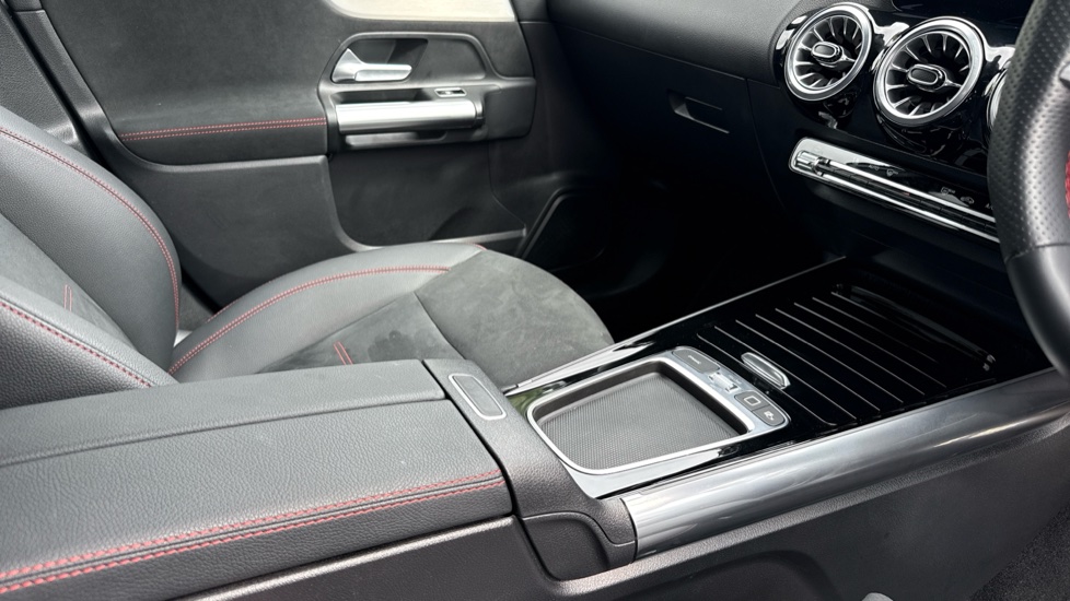 Mercedes-Benz GLA 200 Exclusive Launch Edition 5dr Auto Petrol Hatchback - Image 38