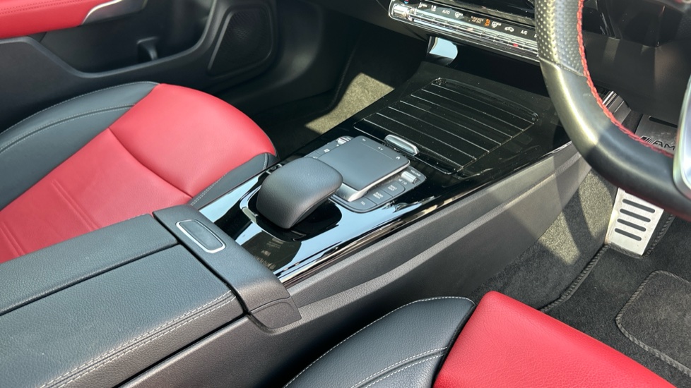Mercedes-Benz CLA 250 AMG Line Premium Plus 5dr Tip Auto Petrol Estate - Image 13