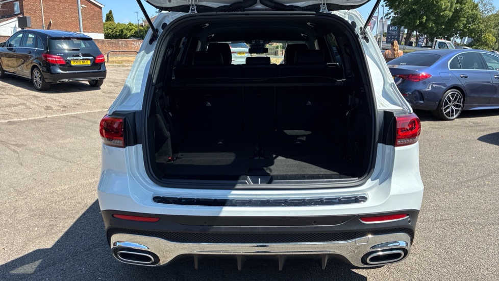 Mercedes-Benz GLB 220d 4Matic AMG Line Premium 5dr 8G-Tronic Diesel Estate - Image 4