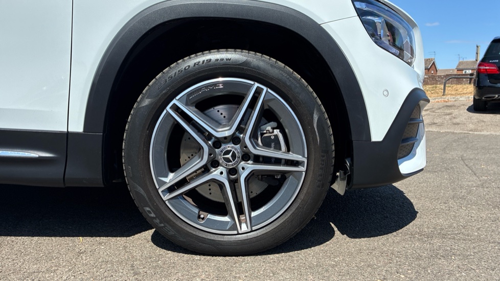Mercedes-Benz GLB 220d 4Matic AMG Line Premium 5dr 8G-Tronic Diesel Estate - Image 7