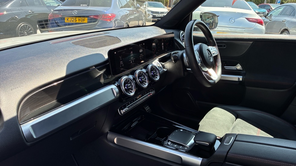 Mercedes-Benz GLB 220d 4Matic AMG Line Premium 5dr 8G-Tronic Diesel Estate - Image 9