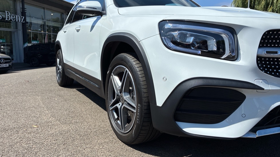 Mercedes-Benz GLB 220d 4Matic AMG Line Premium 5dr 8G-Tronic Diesel Estate - Image 22