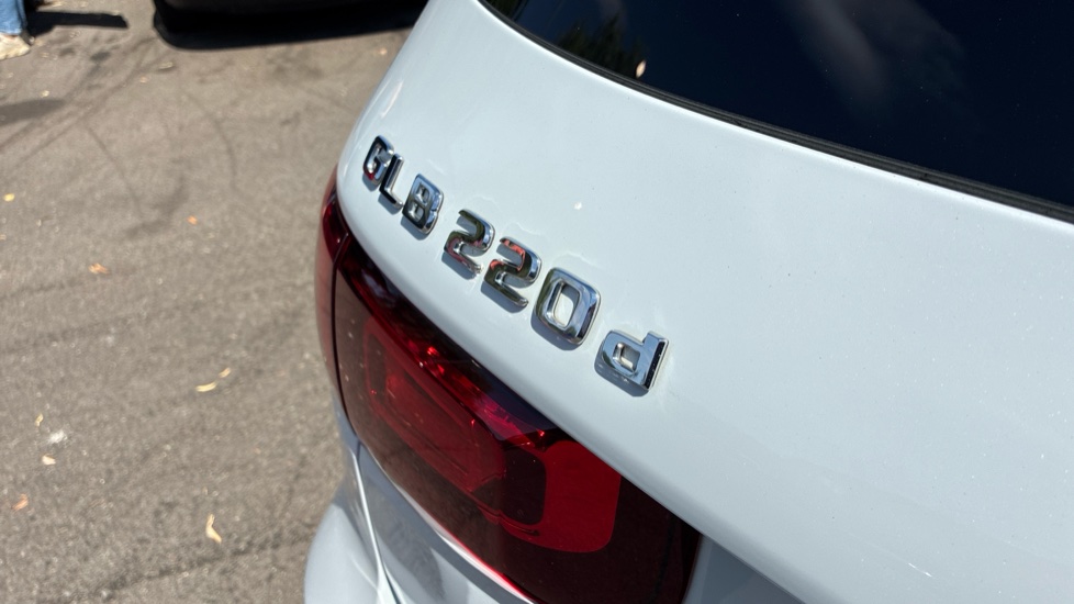 Mercedes-Benz GLB 220d 4Matic AMG Line Premium 5dr 8G-Tronic Diesel Estate - Image 25