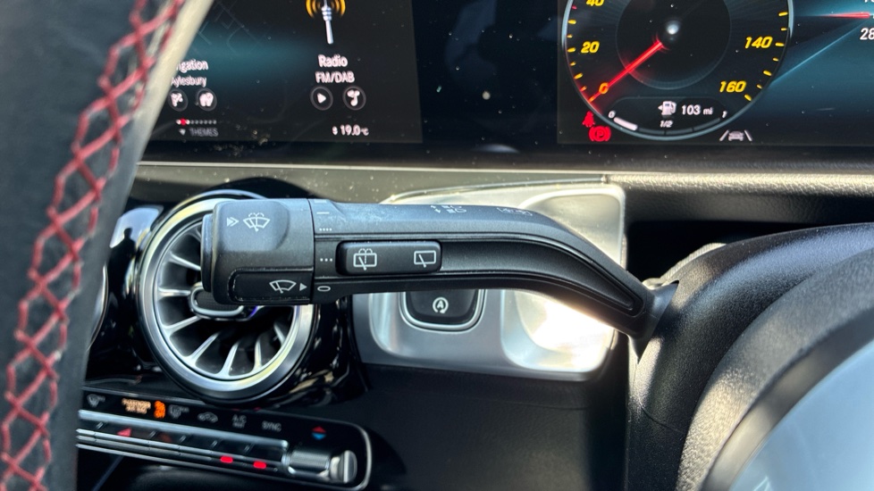 Mercedes-Benz GLB 220d 4Matic AMG Line Premium 5dr 8G-Tronic Diesel Estate - Image 37