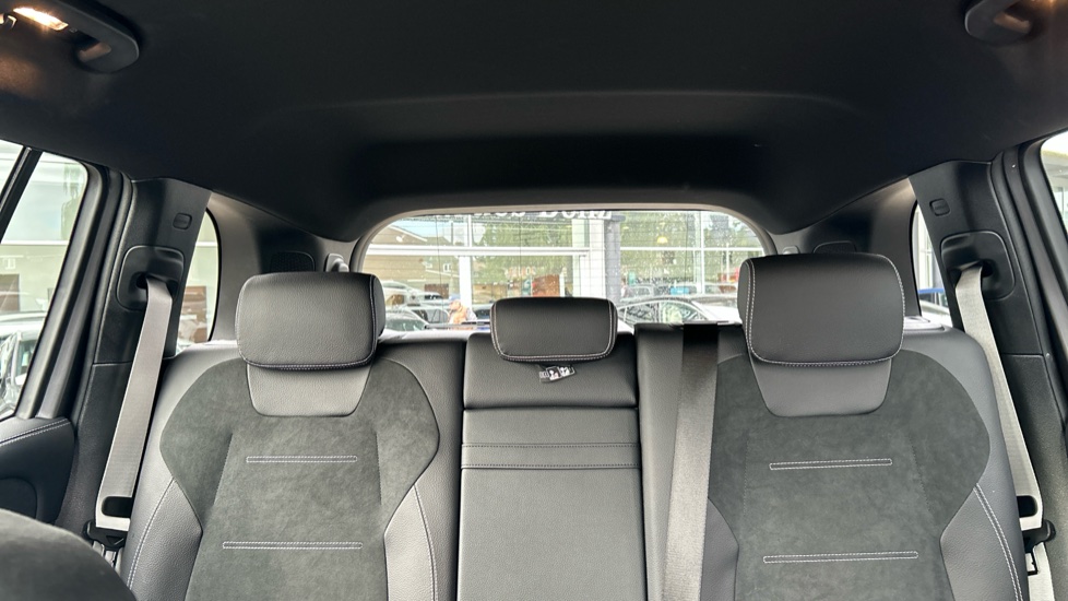 Mercedes-Benz GLB 220d 4Matic AMG Line Premium 5dr 8G-Tronic Diesel Estate - Image 15