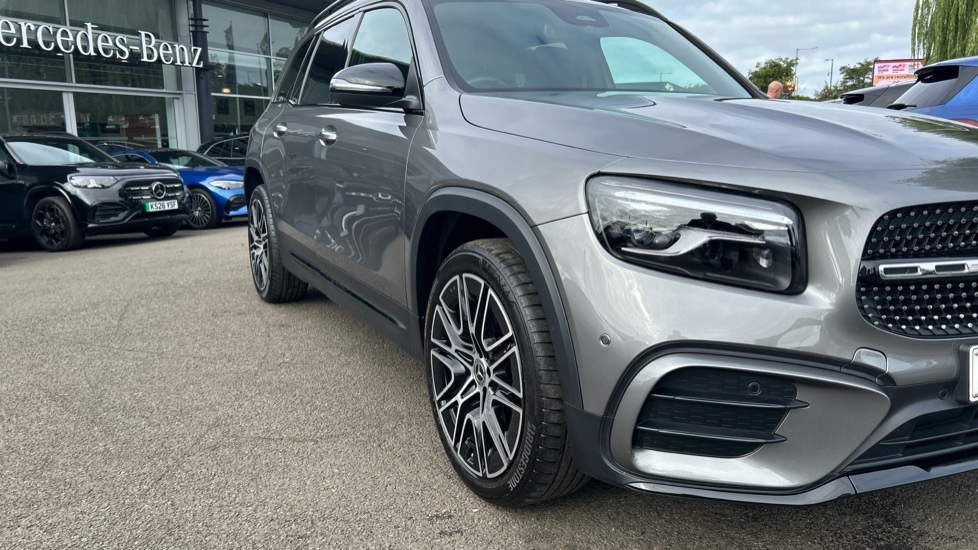 Mercedes-Benz GLB 220d 4Matic AMG Line Premium 5dr 8G-Tronic Diesel Estate - Image 22