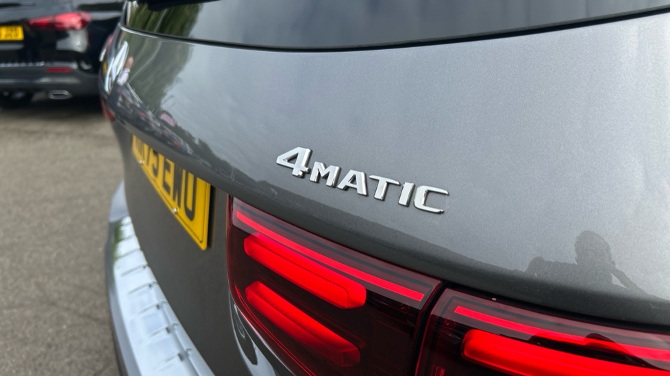 Mercedes-Benz GLB 220d 4Matic AMG Line Premium 5dr 8G-Tronic Diesel Estate - Image 24