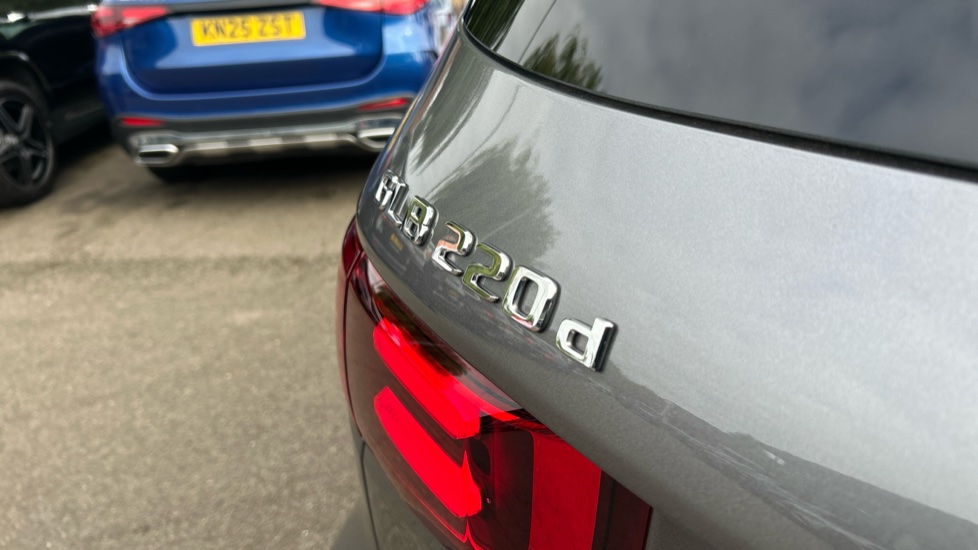 Mercedes-Benz GLB 220d 4Matic AMG Line Premium 5dr 8G-Tronic Diesel Estate - Image 25