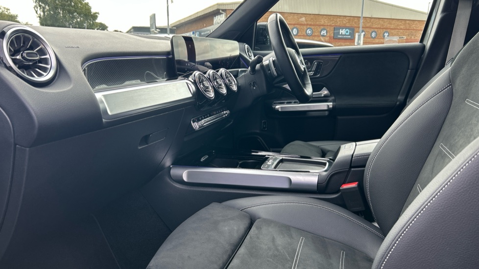 Mercedes-Benz GLB 220d 4Matic AMG Line Premium 5dr 8G-Tronic Diesel Estate - Image 31