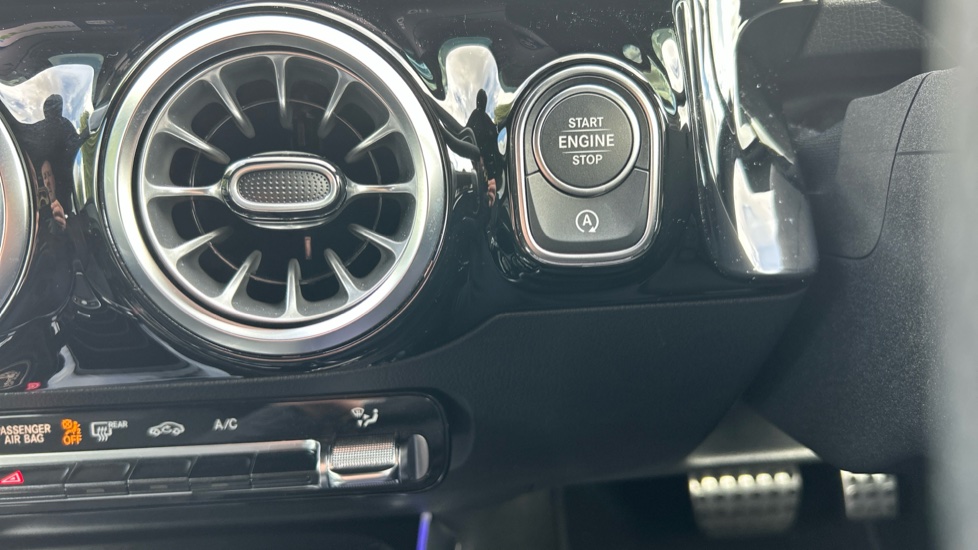 Mercedes-Benz GLA 220d 4Matic AMG Line Executive 5dr Auto Diesel Hatchback - Image 27