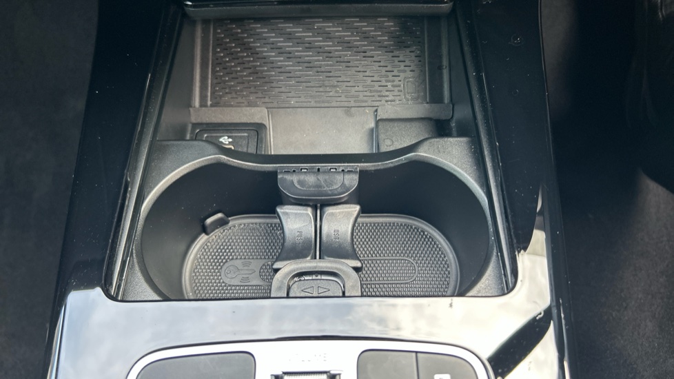 Mercedes-Benz CLA 200 AMG Line Premium Plus 4dr Tip Auto Petrol Saloon - Image 24