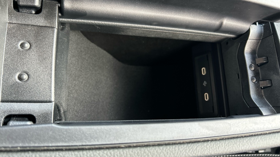 Mercedes-Benz CLA 200 AMG Line Premium Plus 4dr Tip Auto Petrol Saloon - Image 26