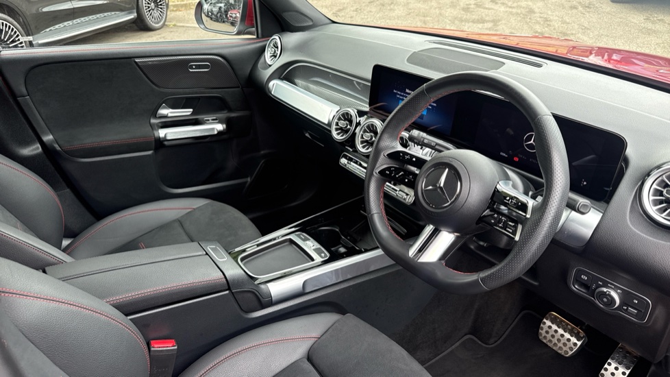 Mercedes-Benz GLB 220d 4Matic AMG Line Premium 5dr 8G-Tronic Diesel Estate - Image 11