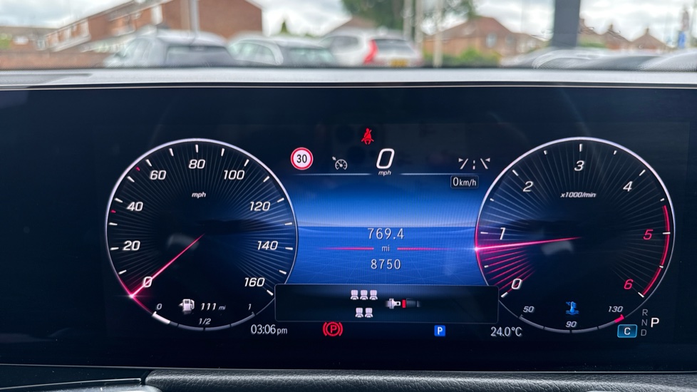 Mercedes-Benz GLB 220d 4Matic AMG Line Premium 5dr 8G-Tronic Diesel Estate - Image 18