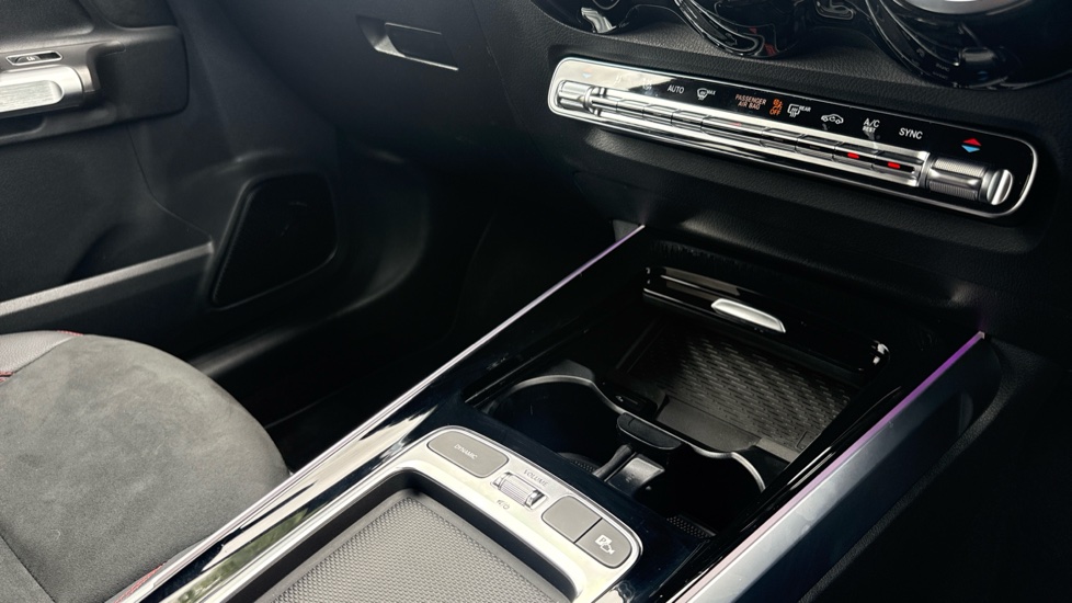 Mercedes-Benz GLB 220d 4Matic AMG Line Premium 5dr 8G-Tronic Diesel Estate - Image 31