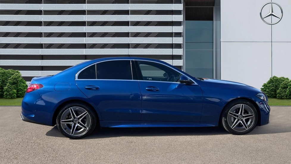 Mercedes-Benz C-Class C200 AMG Line 4dr 9G-Tronic Petrol Saloon - Image 5