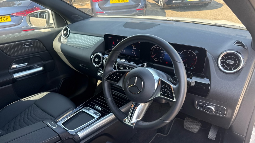 Mercedes-Benz GLA 200d Sport Executive 5dr Auto Diesel Hatchback - Image 11