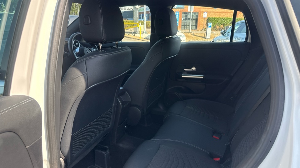 Mercedes-Benz GLA 200d Sport Executive 5dr Auto Diesel Hatchback - Image 16
