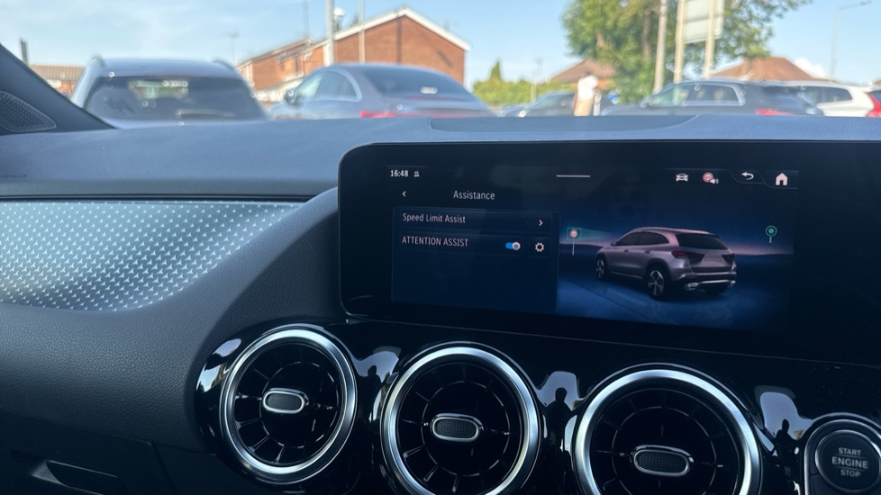 Mercedes-Benz GLA 200d Sport Executive 5dr Auto Diesel Hatchback - Image 27