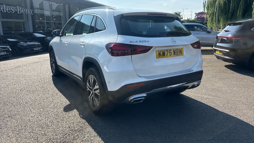 Mercedes-Benz GLA 200d Sport Executive 5dr Auto Diesel Hatchback - Image 40