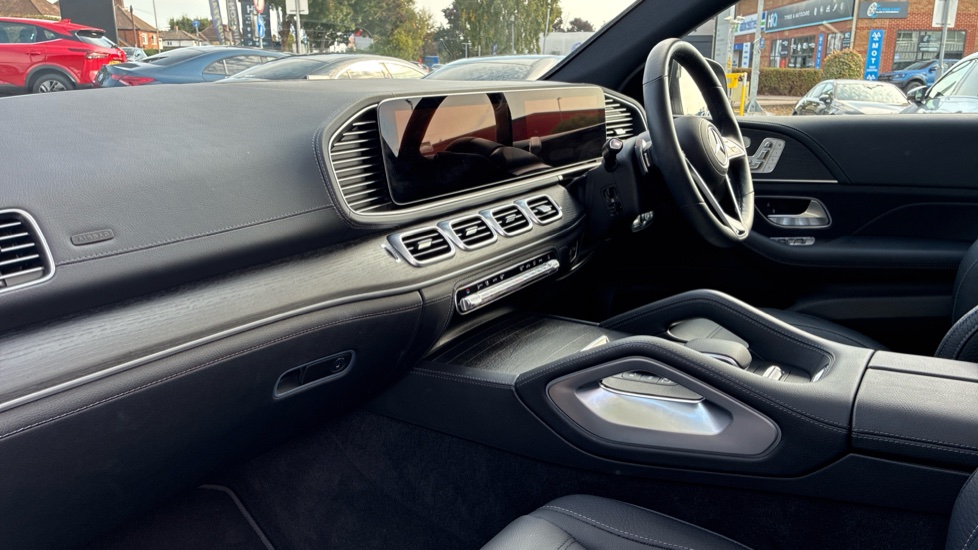 Mercedes-Benz GLE Coupe GLE 450d 4Matic AMG Line Premium 5dr 9G-Tronic Diesel Estate - Image 9