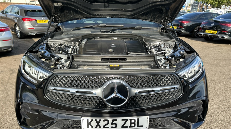 Mercedes-Benz GLC 300 4Matic AMG Line 5dr 9G-Tronic Petrol Estate - Image 8