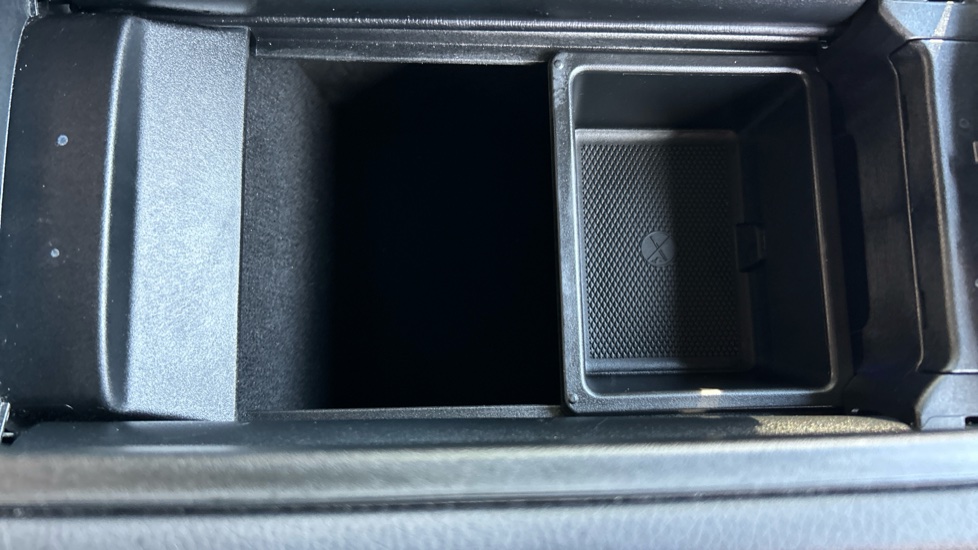 Mercedes-Benz GLC 300 4Matic AMG Line 5dr 9G-Tronic Petrol Estate - Image 25