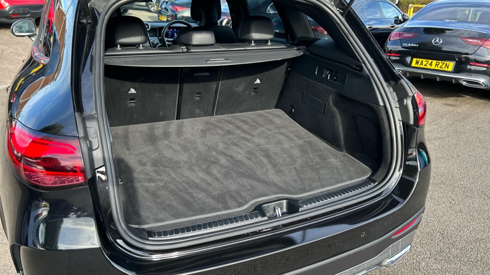 Mercedes-Benz GLC 300 4Matic AMG Line 5dr 9G-Tronic Petrol Estate - Image 39