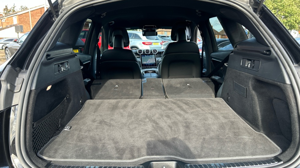 Mercedes-Benz GLC 300 4Matic AMG Line 5dr 9G-Tronic Petrol Estate - Image 41