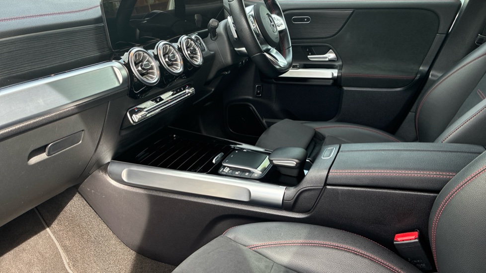 Mercedes-Benz Eqb 350 4M 215kW AMG Line Premium 66.5kWh 5dr Auto Electric Estate - Image 9