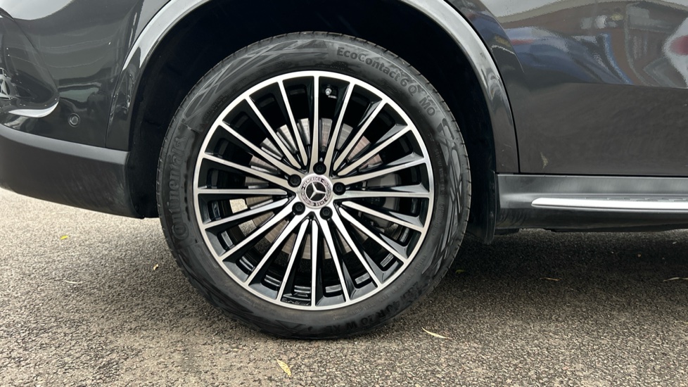 Mercedes-Benz GLC 300e 4Matic AMG Line Prem Plus 5dr 9G-Tronic Estate - Image 7