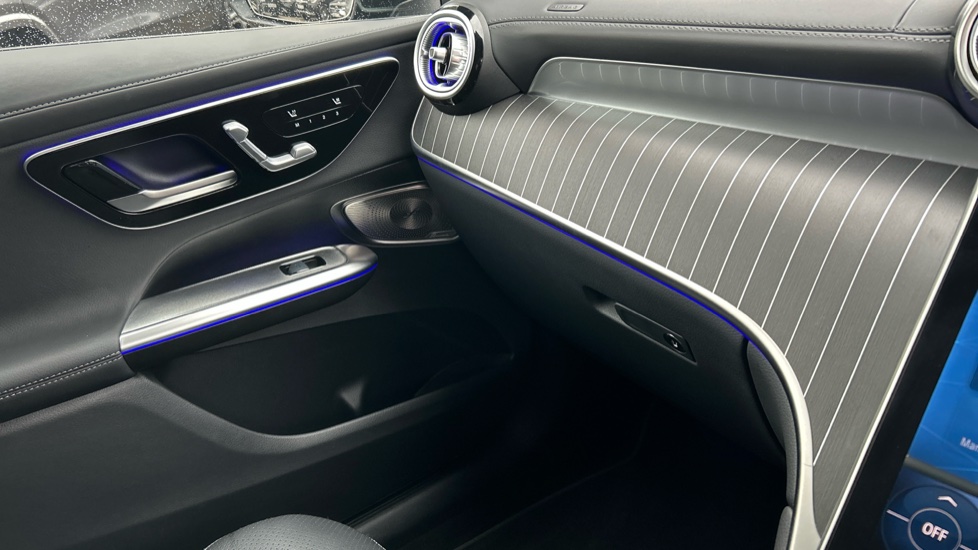 Mercedes-Benz GLC 300e 4Matic AMG Line Prem Plus 5dr 9G-Tronic Estate - Image 26