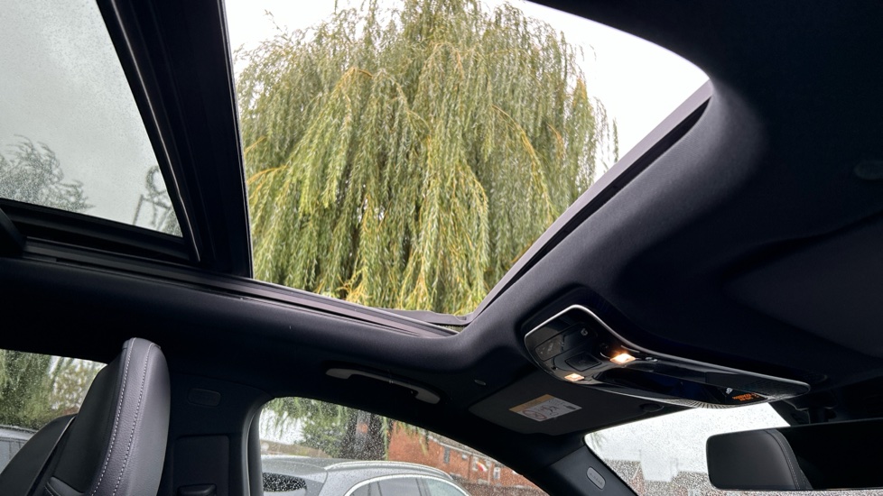 Mercedes-Benz GLC 300e 4Matic AMG Line Prem Plus 5dr 9G-Tronic Estate - Image 54