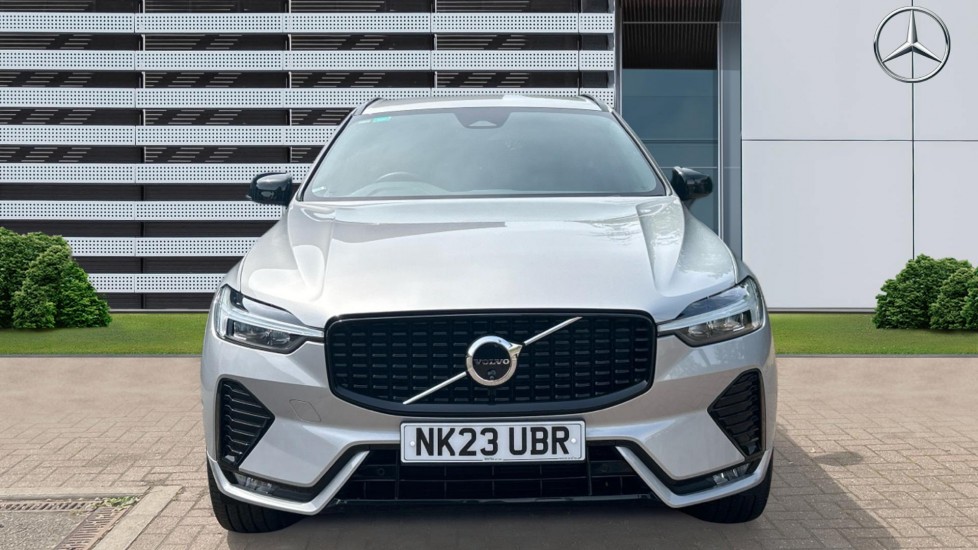 Volvo XC60 2.0 B4D Plus Dark 5dr AWD Geartronic Diesel Estate - Image 3