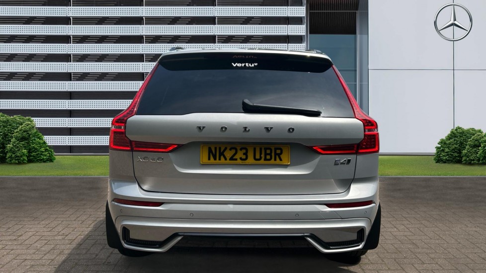 Volvo XC60 2.0 B4D Plus Dark 5dr AWD Geartronic Diesel Estate - Image 6