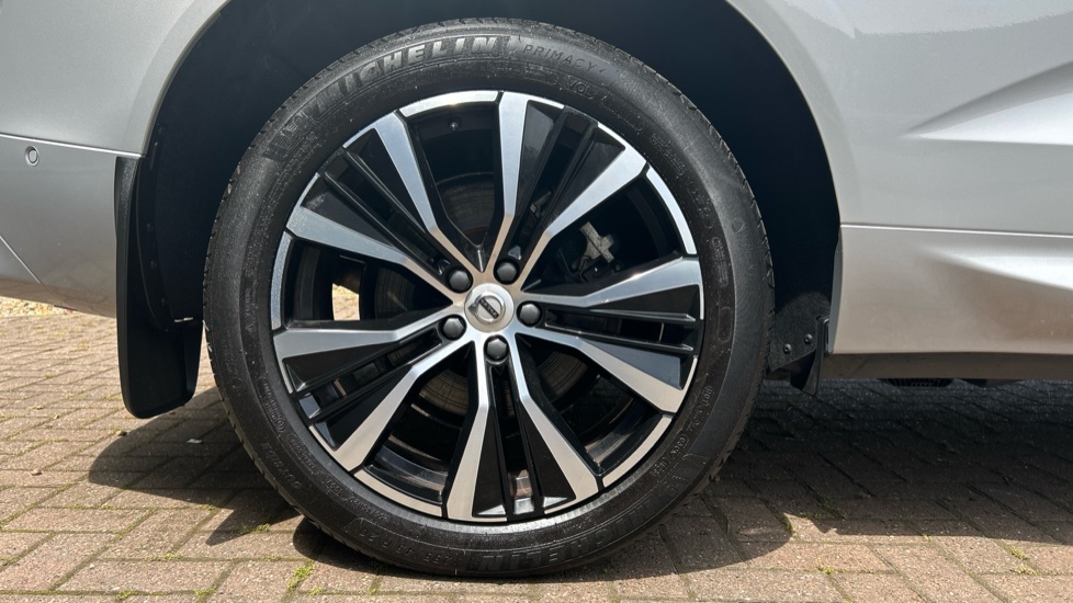 Volvo XC60 2.0 B4D Plus Dark 5dr AWD Geartronic Diesel Estate - Image 7