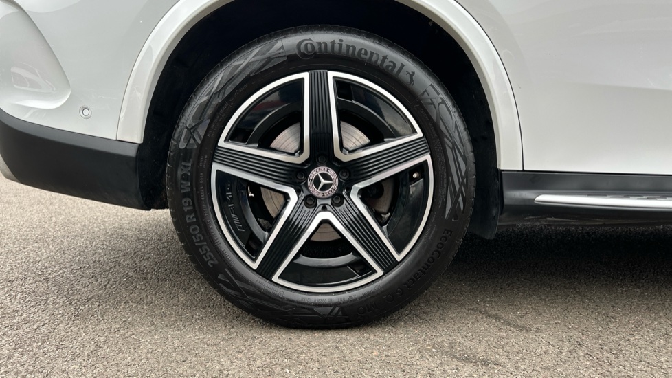 Mercedes-Benz GLC 300 4Matic AMG Line 5dr 9G-Tronic Petrol Estate - Image 7