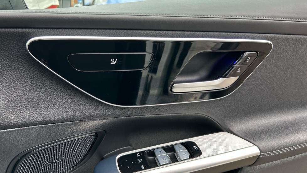 Mercedes-Benz GLC 300 4Matic AMG Line 5dr 9G-Tronic Petrol Estate - Image 26
