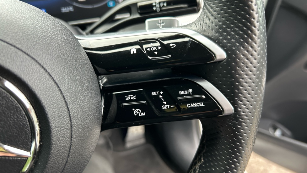 Mercedes-Benz GLC 300 4Matic AMG Line 5dr 9G-Tronic Petrol Estate - Image 31