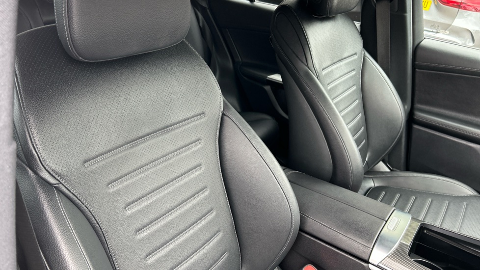 Mercedes-Benz GLC 300 4Matic AMG Line 5dr 9G-Tronic Petrol Estate - Image 32