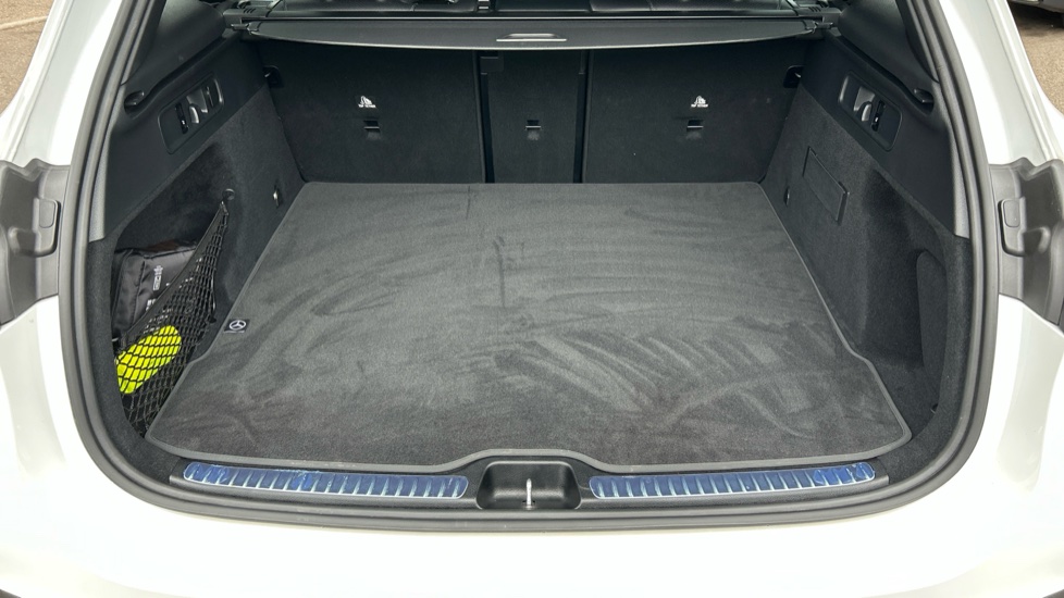 Mercedes-Benz GLC 300 4Matic AMG Line 5dr 9G-Tronic Petrol Estate - Image 33