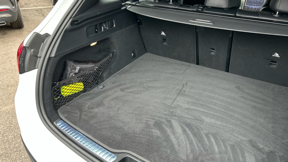 Mercedes-Benz GLC 300 4Matic AMG Line 5dr 9G-Tronic Petrol Estate - Image 35